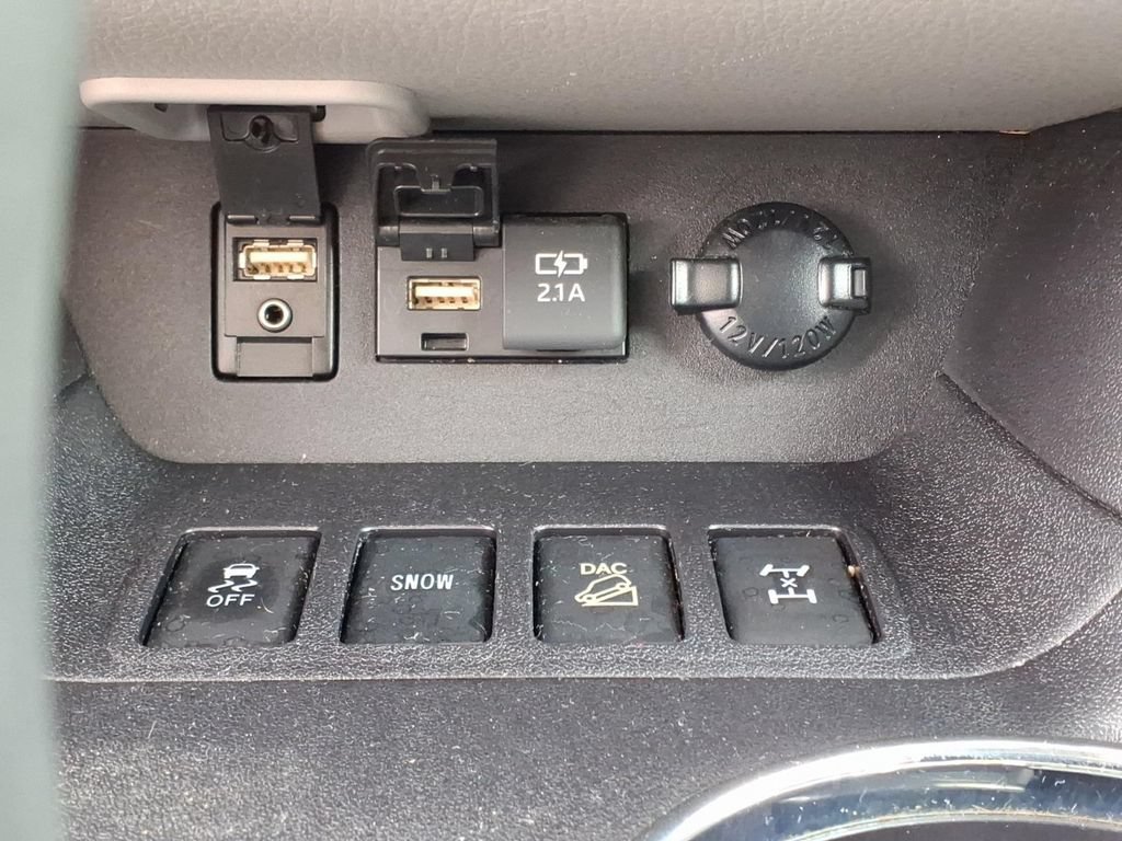 Certified 2019 Toyota Highlander XLE AWD/4WD image 14