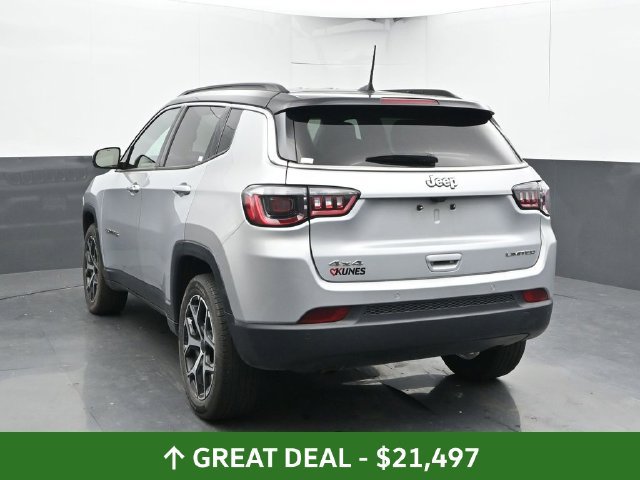 Used 2025 Jeep Compass Limited AWD/4WD image 12