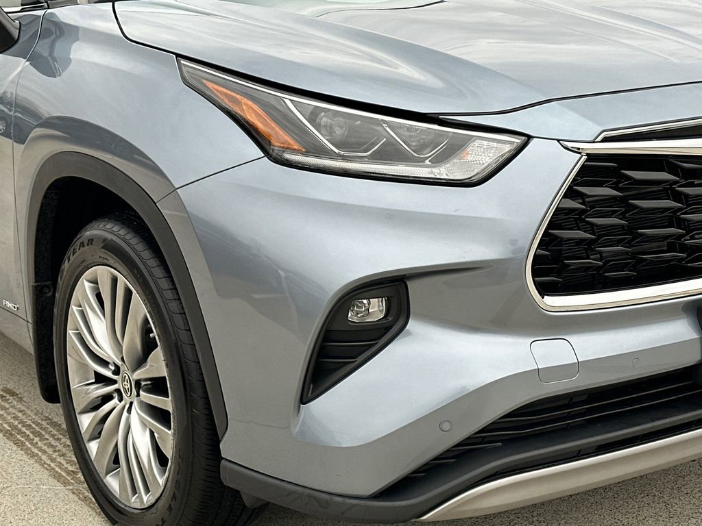 Used 2023 Toyota Highlander Platinum image 11