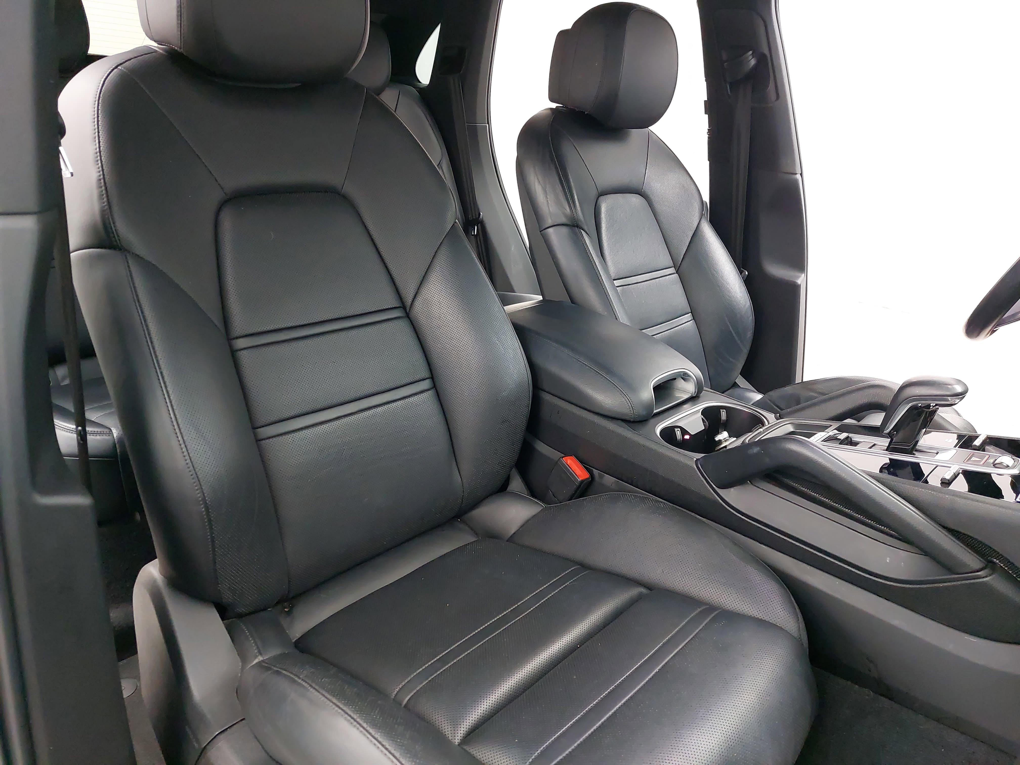 Certified 2019 Porsche Cayenne S AWD/4WD image 12
