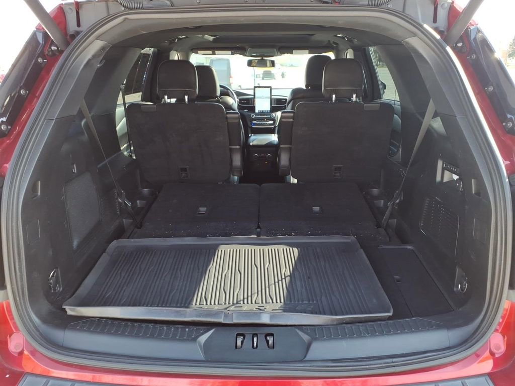 Used 2020 Ford Explorer ST w/ ST Street Pack image 10