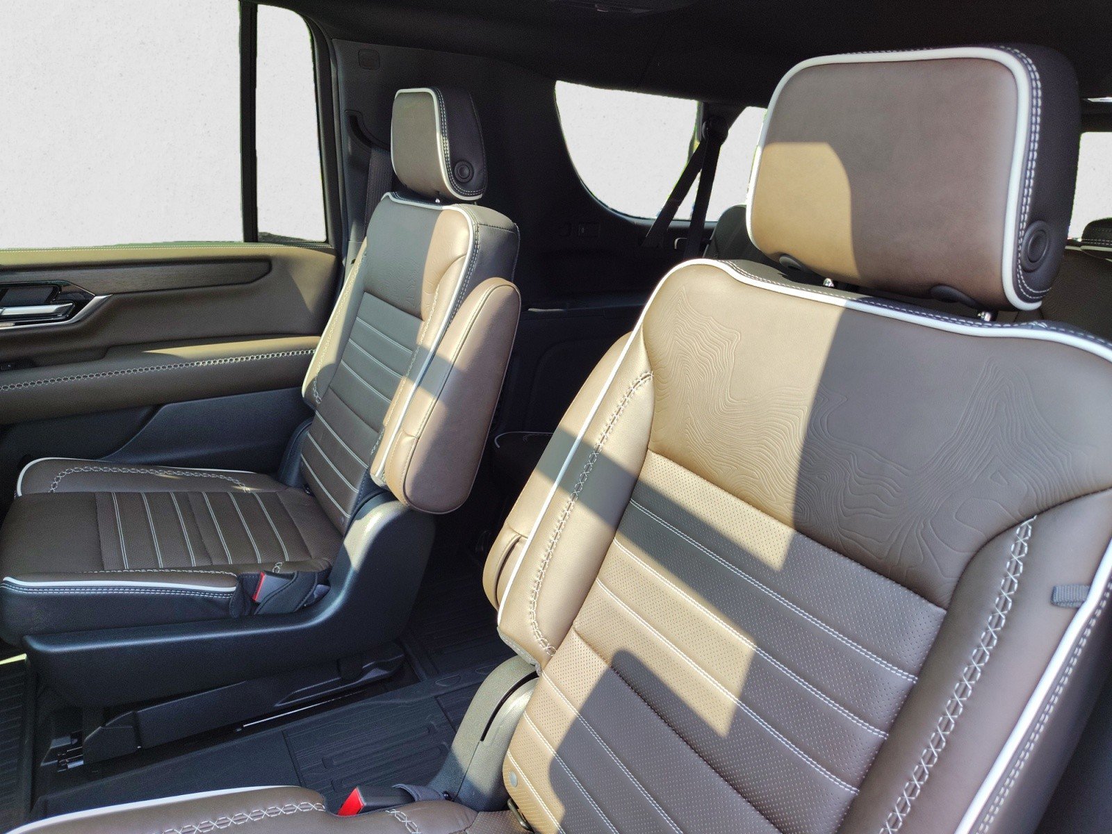 Used 2026 GMC Yukon XL Denali Ultimate AWD/4WD image 18