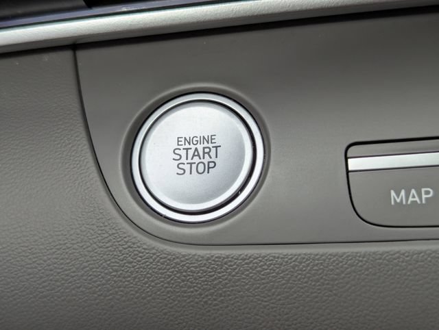 Used 2024 Hyundai Elantra SEL FWD image 28