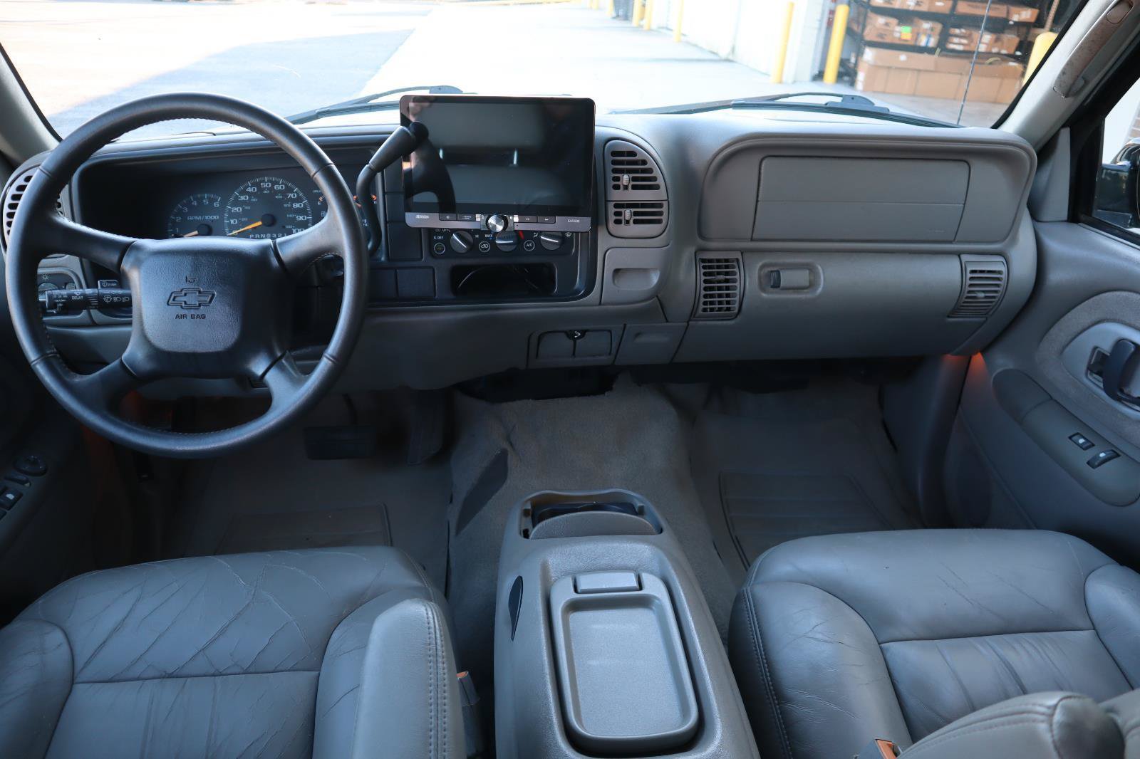 Used 1999 Chevrolet Suburban 2WD w/ Preferred Equipment Group 3 image 23