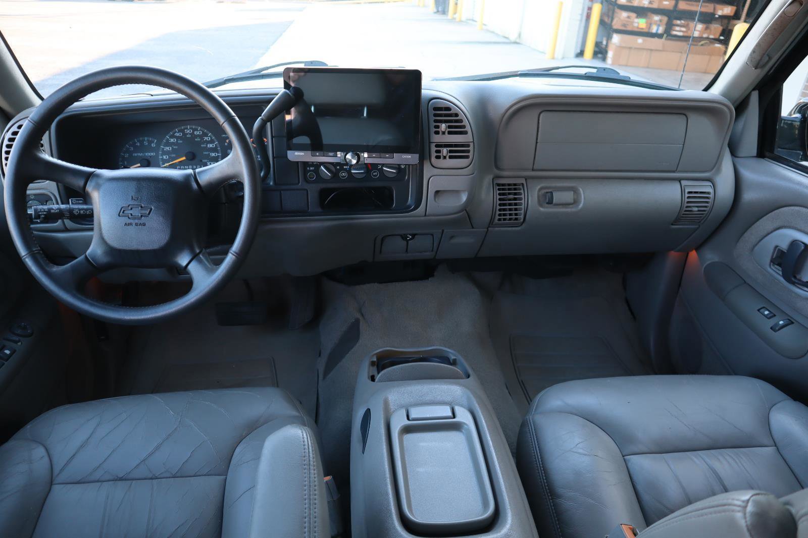 Used 1999 Chevrolet Suburban 2WD w/ Preferred Equipment Group 3 image 23