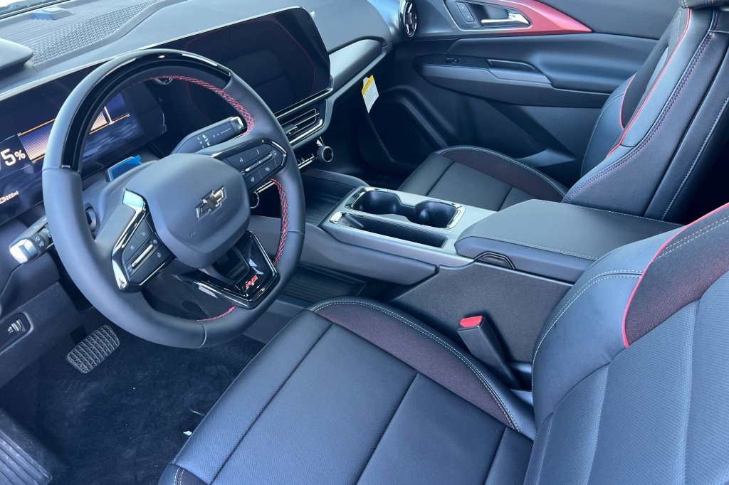 New 2026 Chevrolet Equinox EV RS image 7