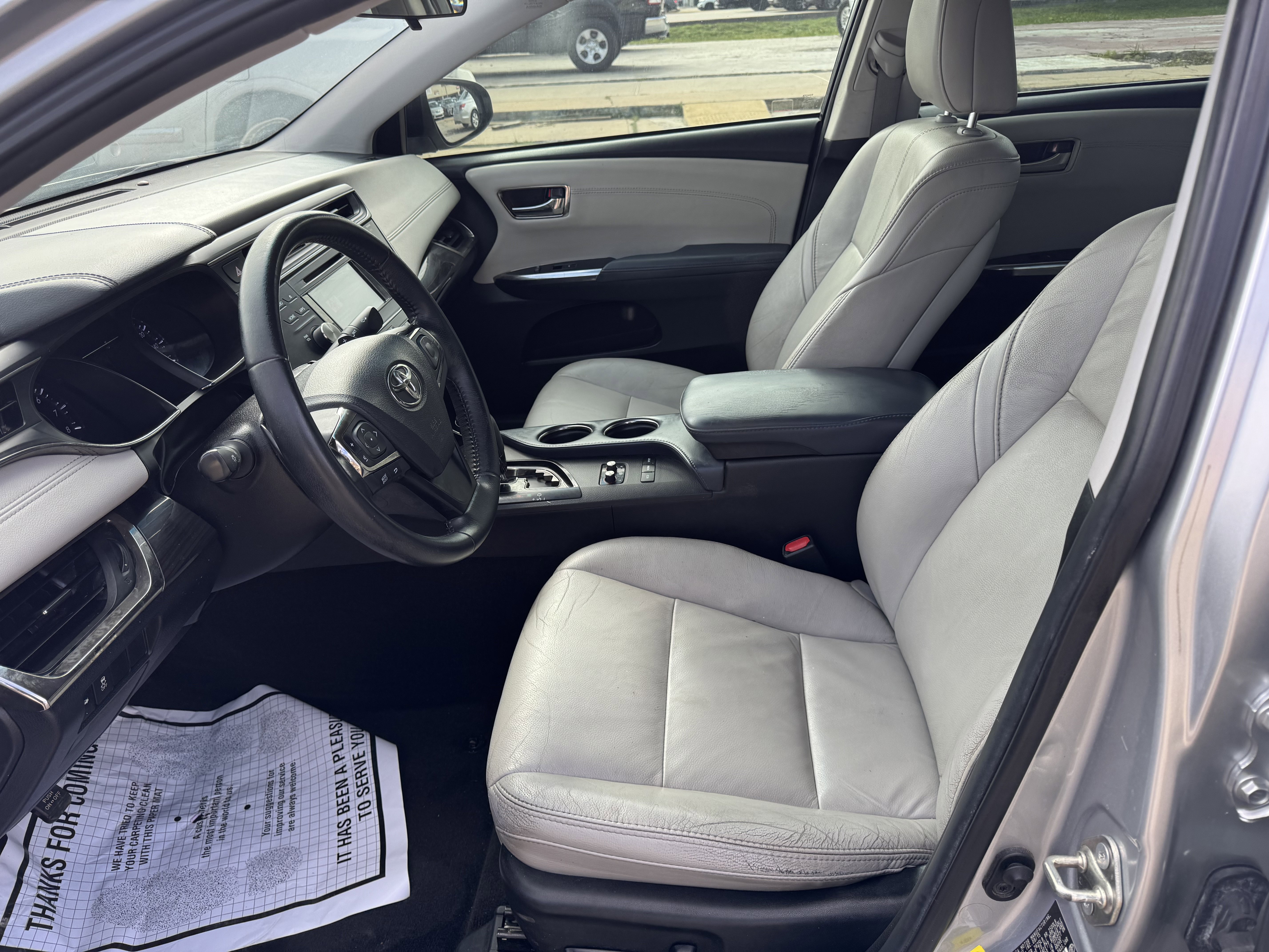 Used 2015 Toyota Avalon XLE FWD image 3