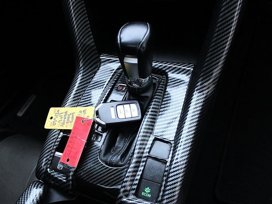 Used 2017 Honda Civic EX-L image 21