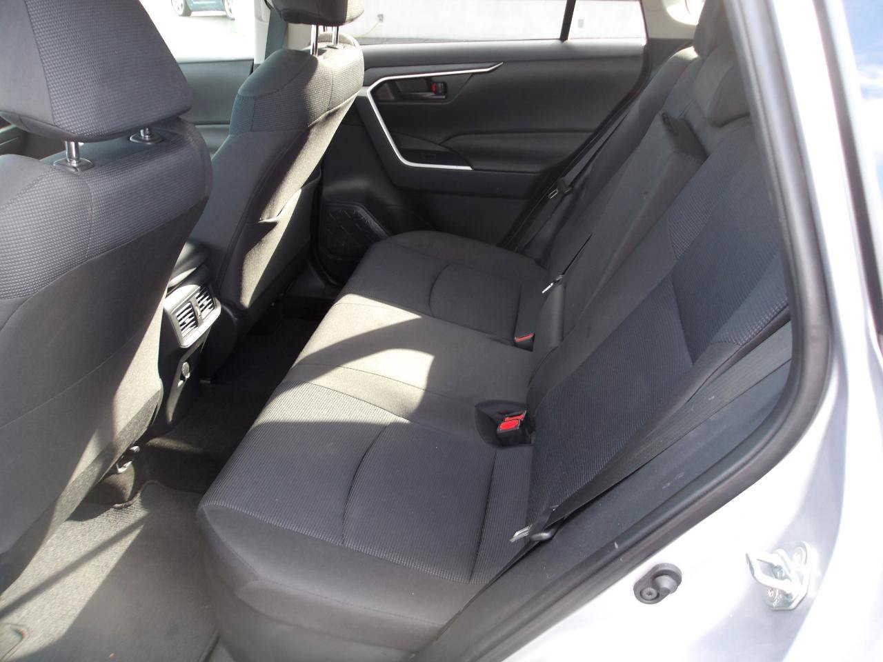 Used 2025 Toyota RAV4 LE AWD/4WD image 9