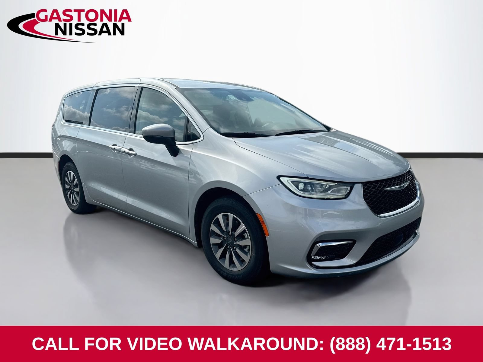 Used 2023 Chrysler Pacifica Touring-L