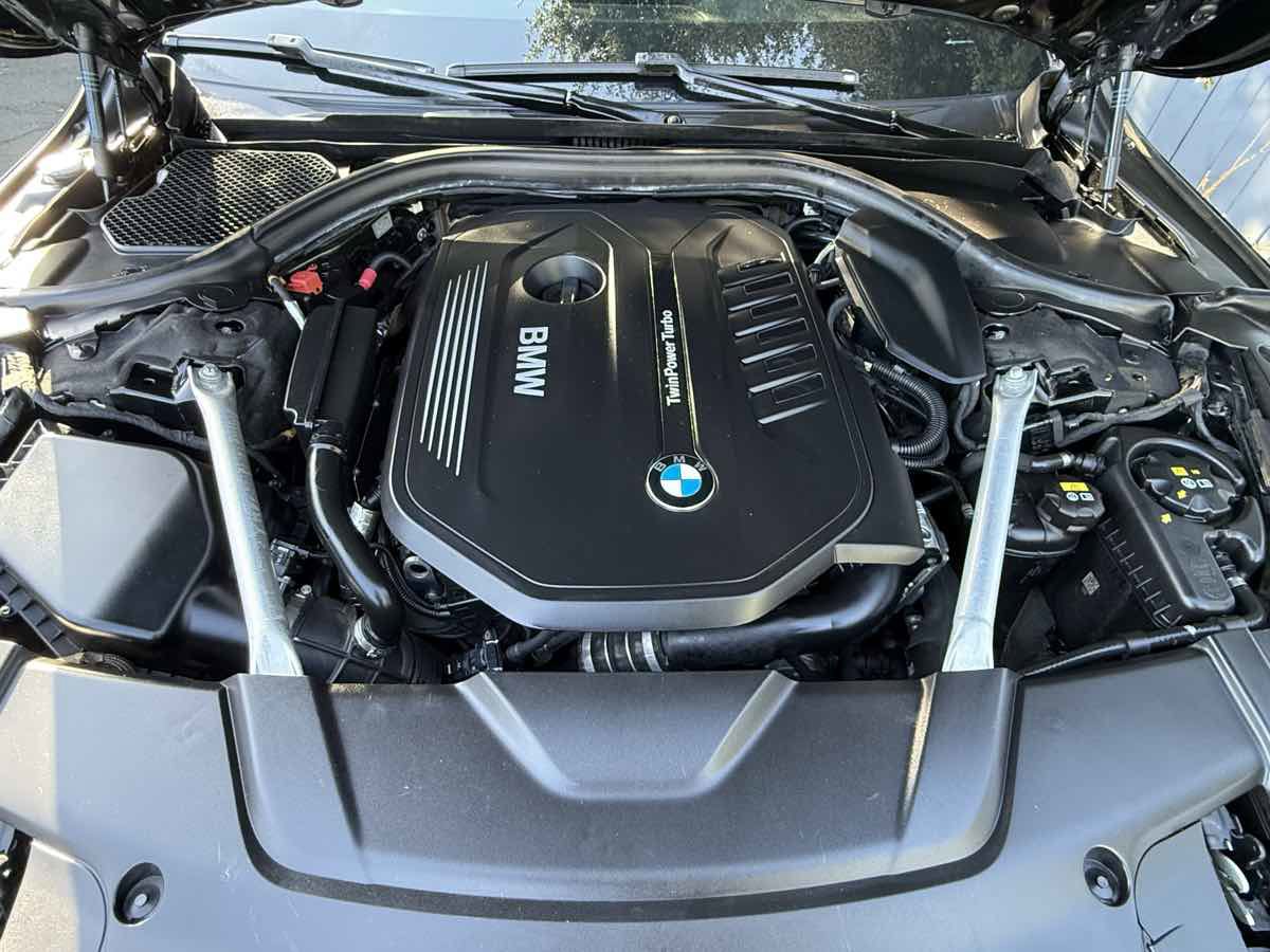 Used 2019 BMW 740i image 30