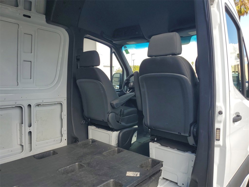 Used 2019 Freightliner Sprinter 3500 image 15