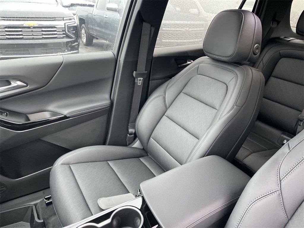 New 2026 Chevrolet Equinox LT w/ Convenience Package II image 24