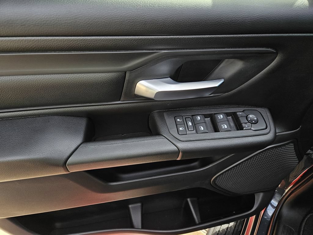 New 2026 RAM 1500 Express AWD/4WD image 15