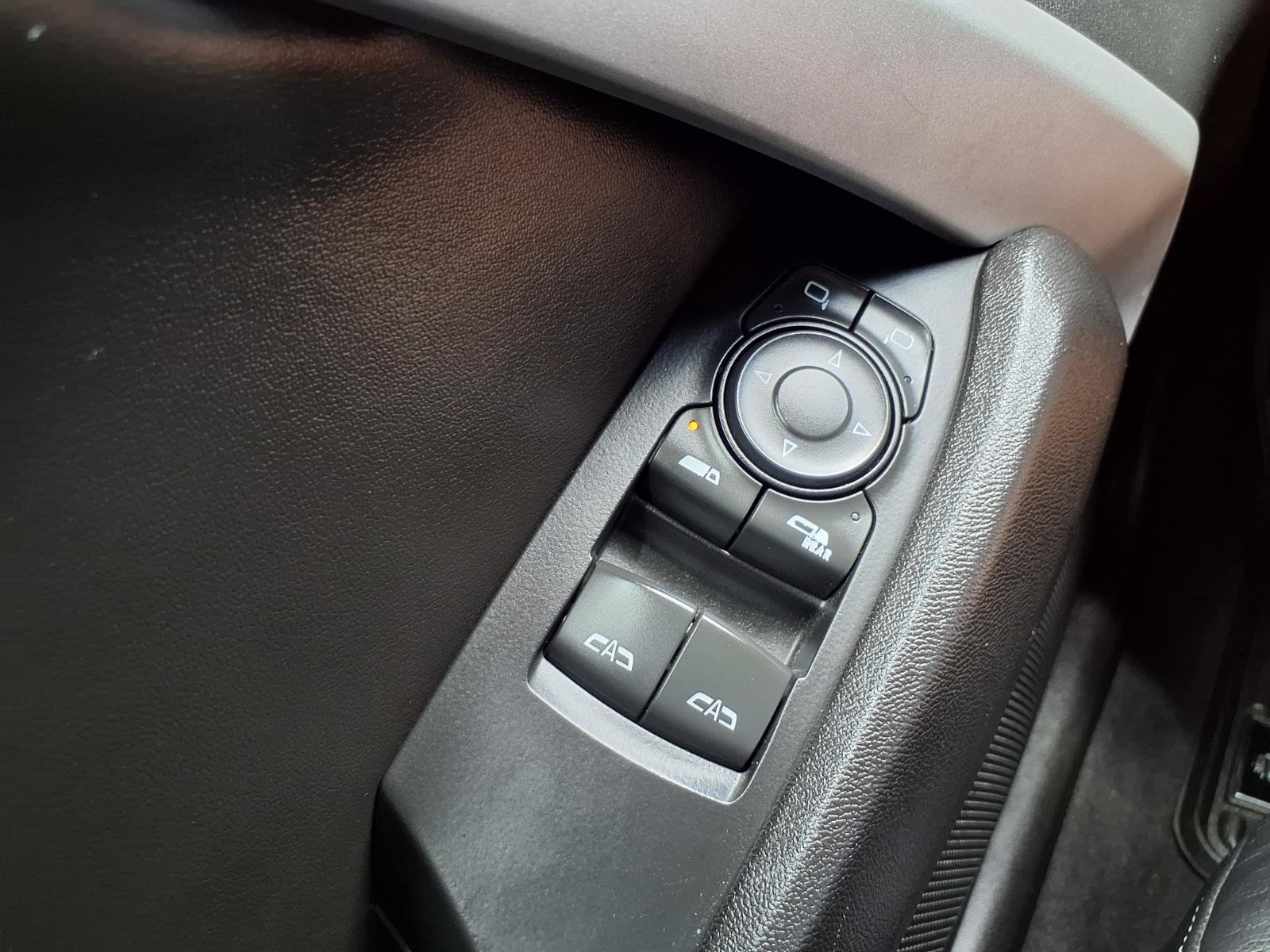 Used 2018 Chevrolet Camaro SS RWD image 11
