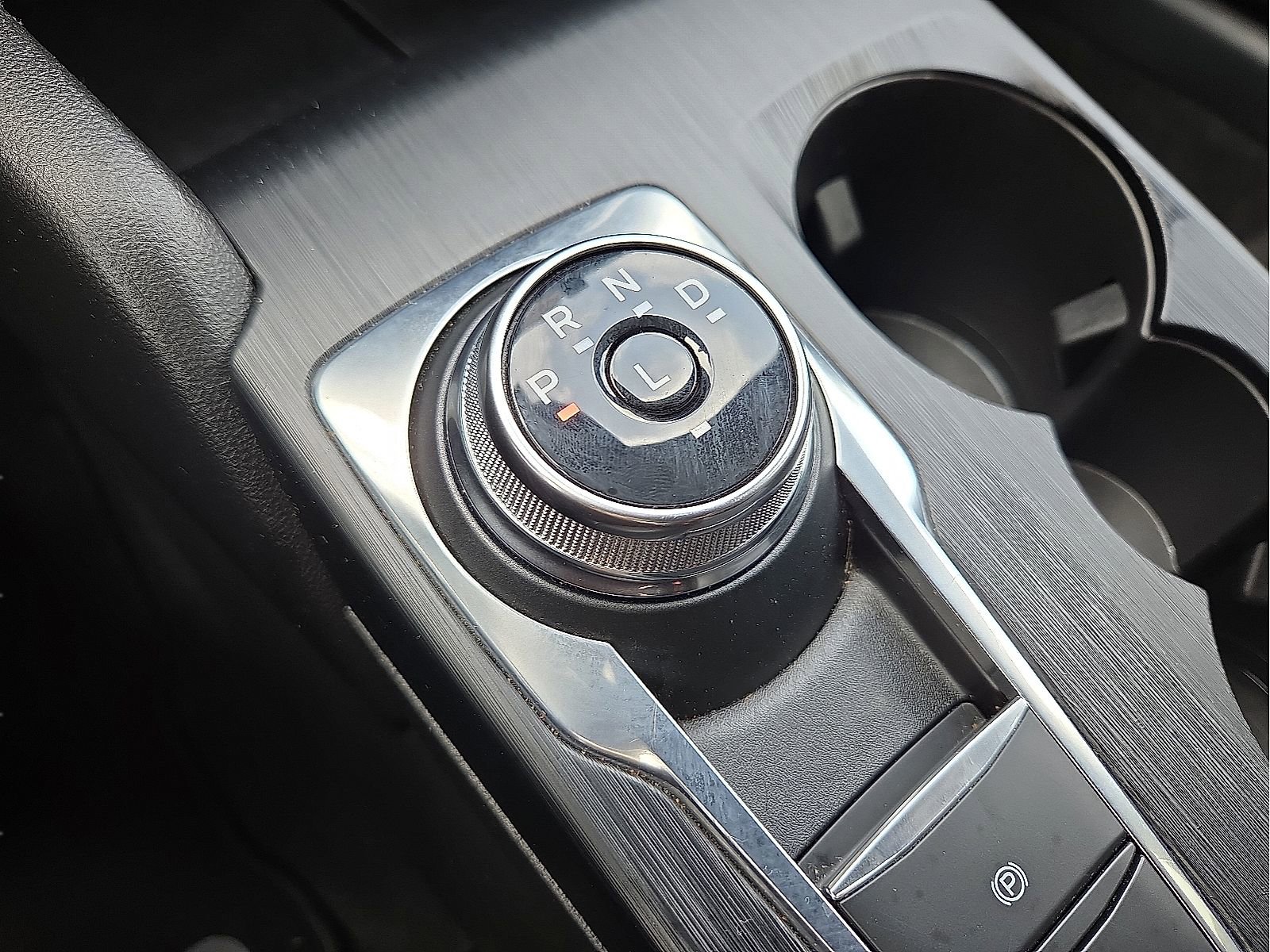 Used 2025 Ford Escape ST-Line FWD image 19