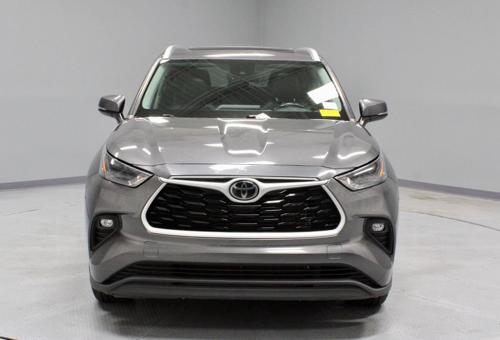 Used 2023 Toyota Highlander XLE AWD/4WD image 5