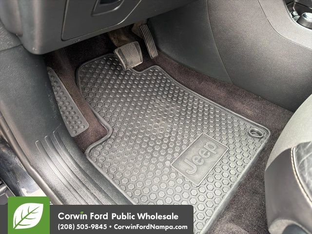 Used 2018 Jeep Cherokee Latitude Plus w/ Comfort/Convenience Group image 26