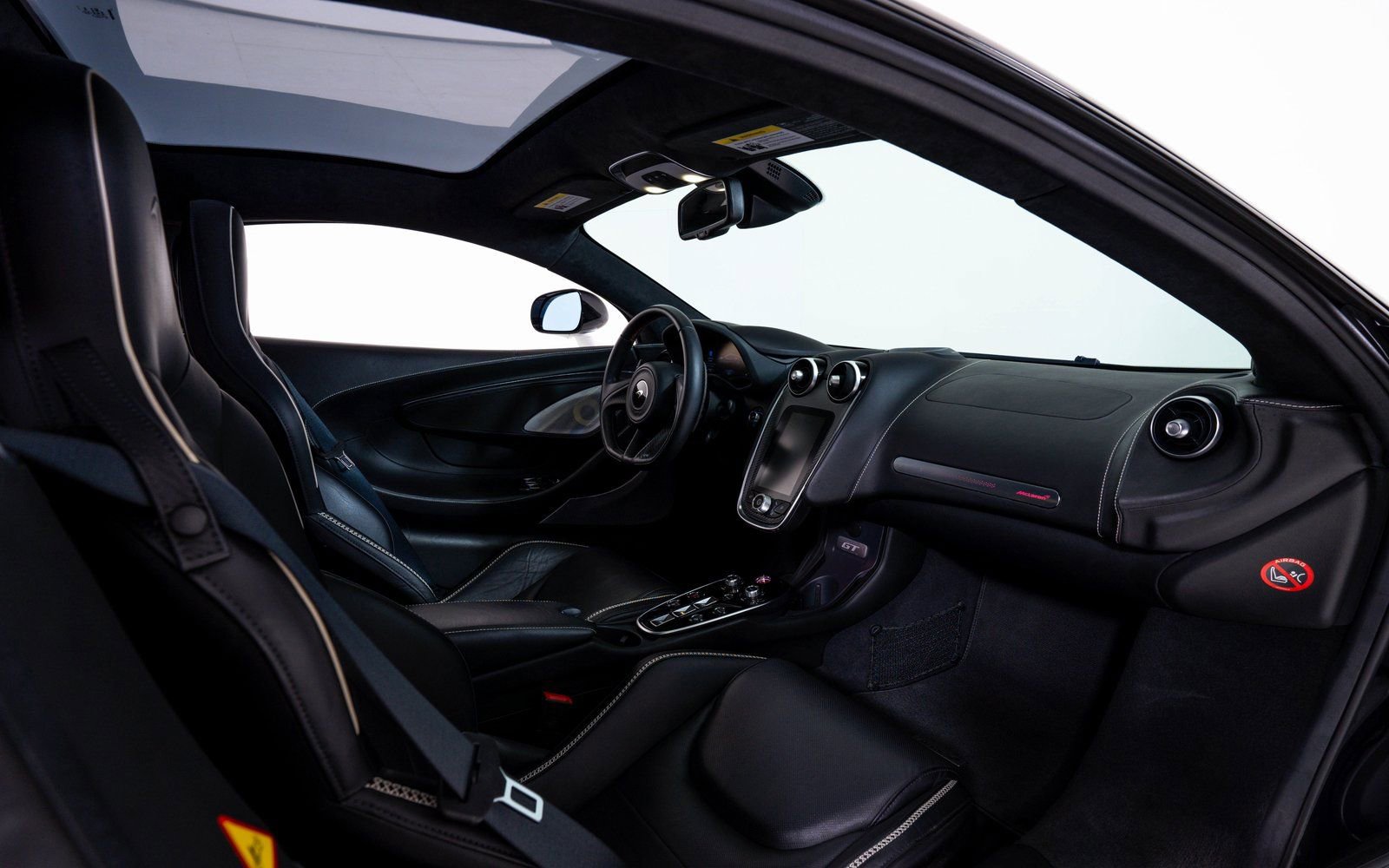 Used 2023 McLaren GT image 16