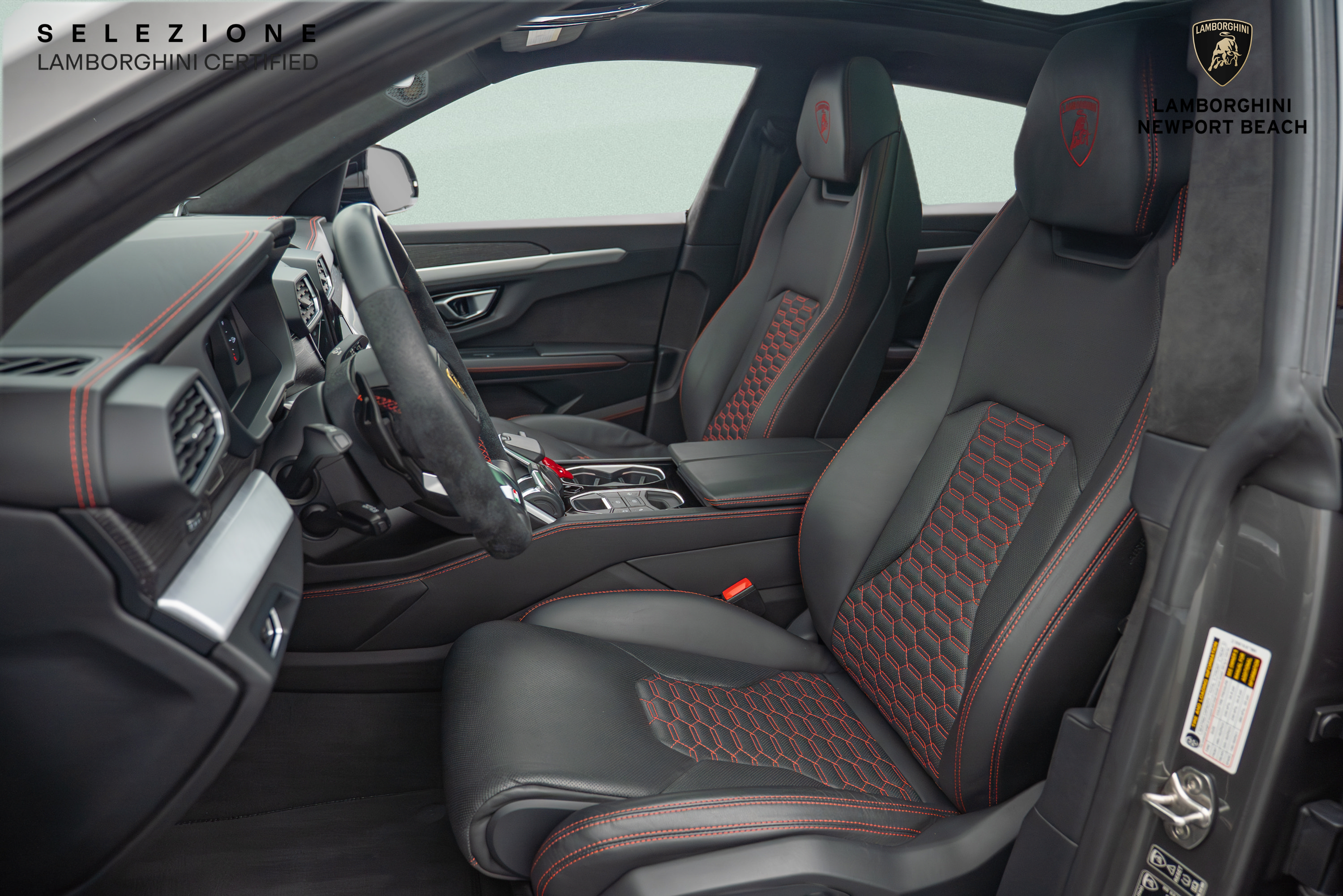 Used 2022 Lamborghini Urus AWD/4WD image 22