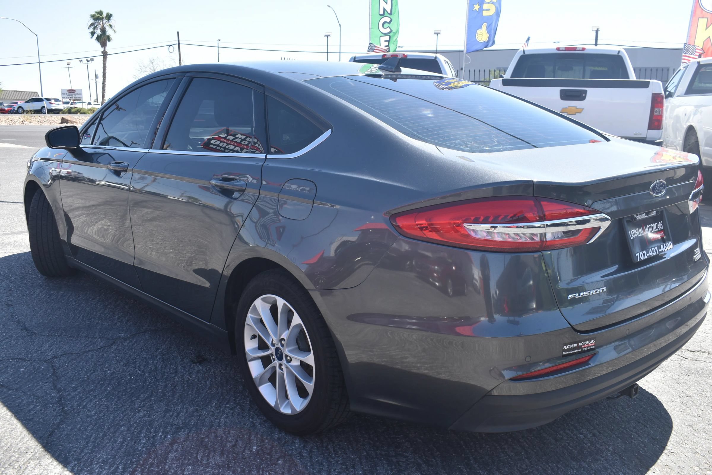 Used 2020 Ford Fusion SE FWD image 4