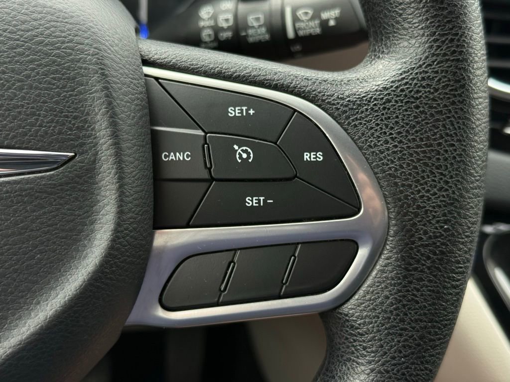 Used 2020 Chrysler Voyager Lxi image 19