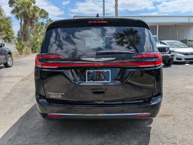 New 2026 Chrysler Pacifica Select FWD image 5