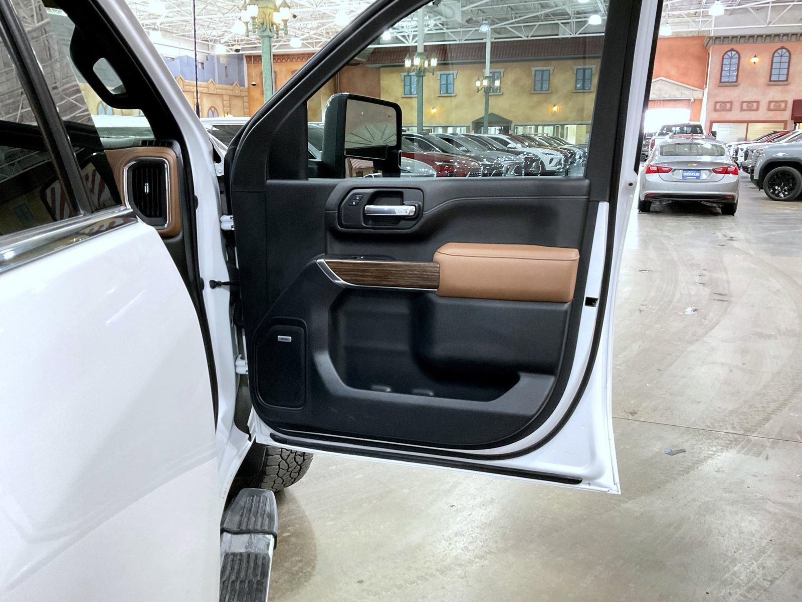 Used 2020 Chevrolet Silverado 2500 High Country w/ Z71 Off-Road Package image 16