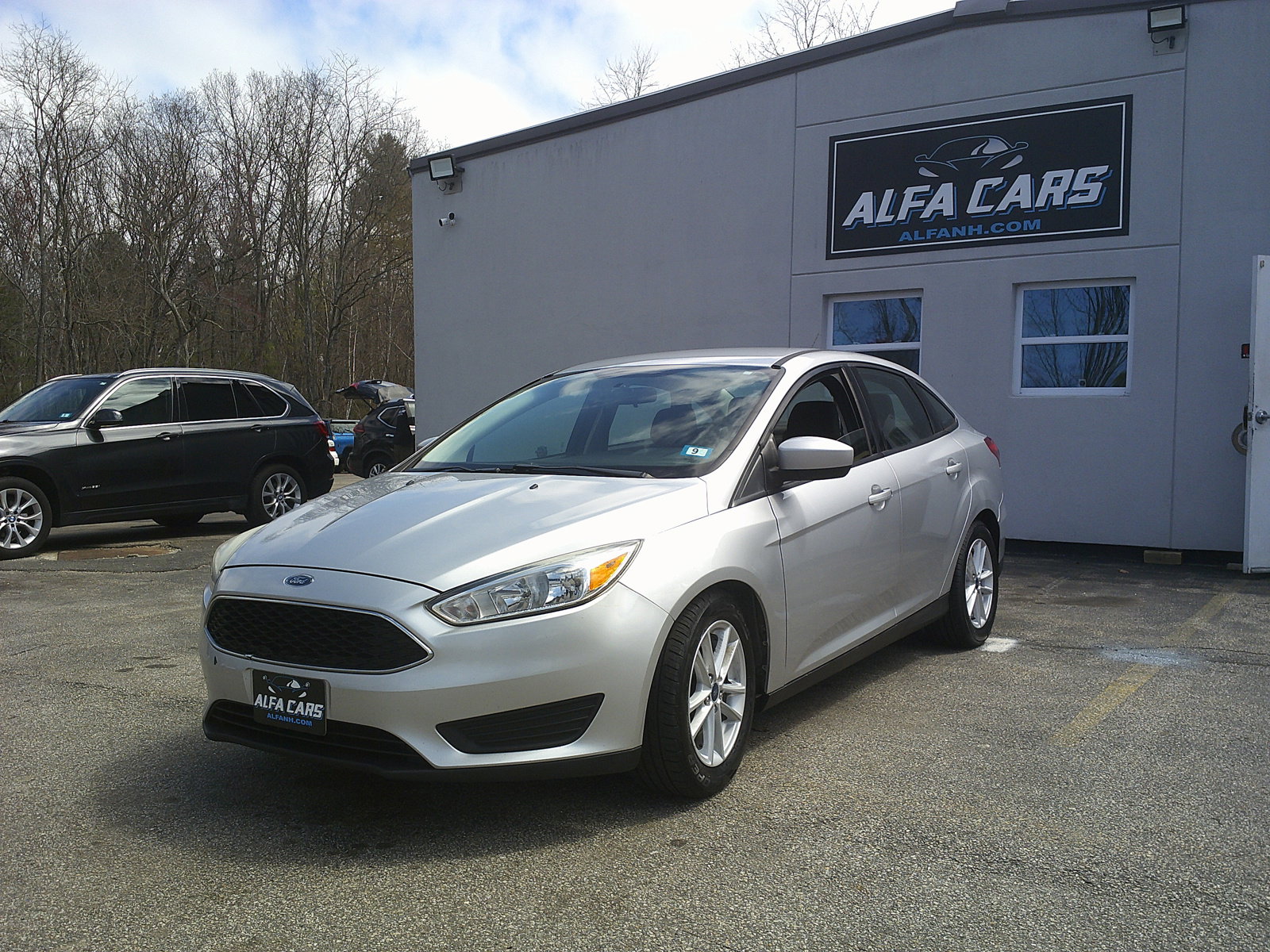Used 2018 Ford Focus SE FWD image 1
