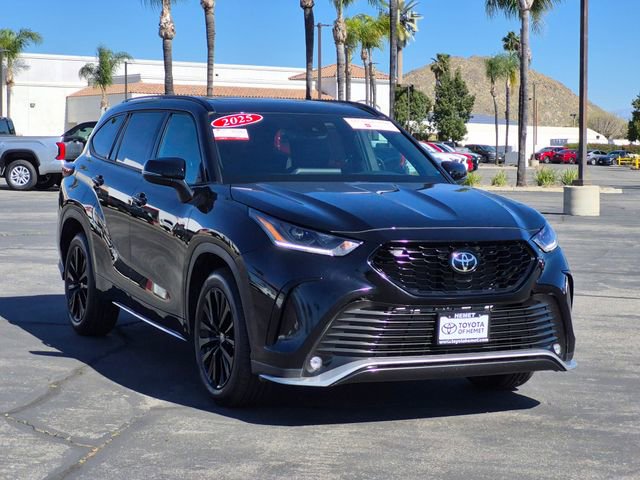 Used 2025 Toyota Highlander XSE image 3