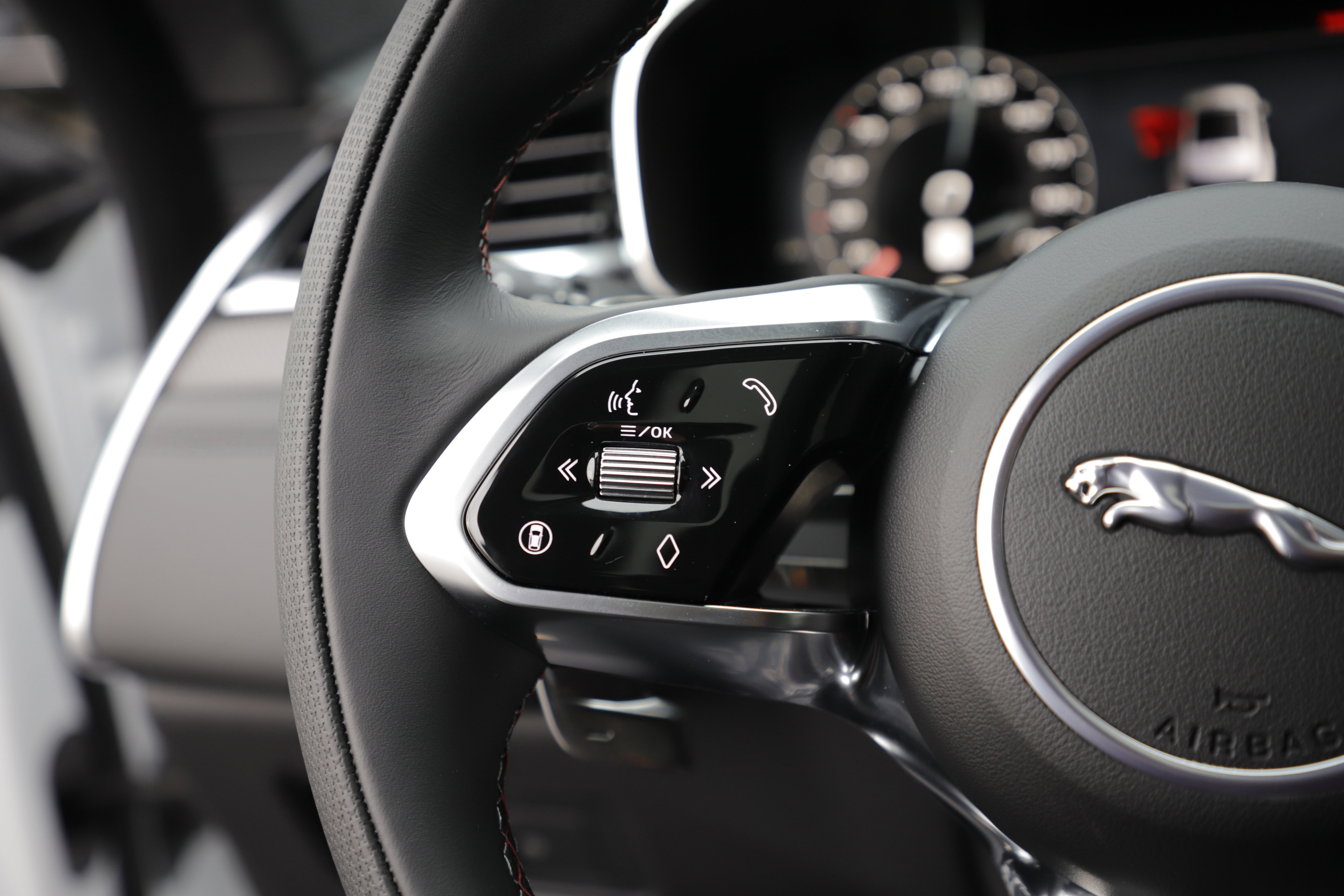 New 2026 Jaguar F-PACE SVR AWD/4WD image 22