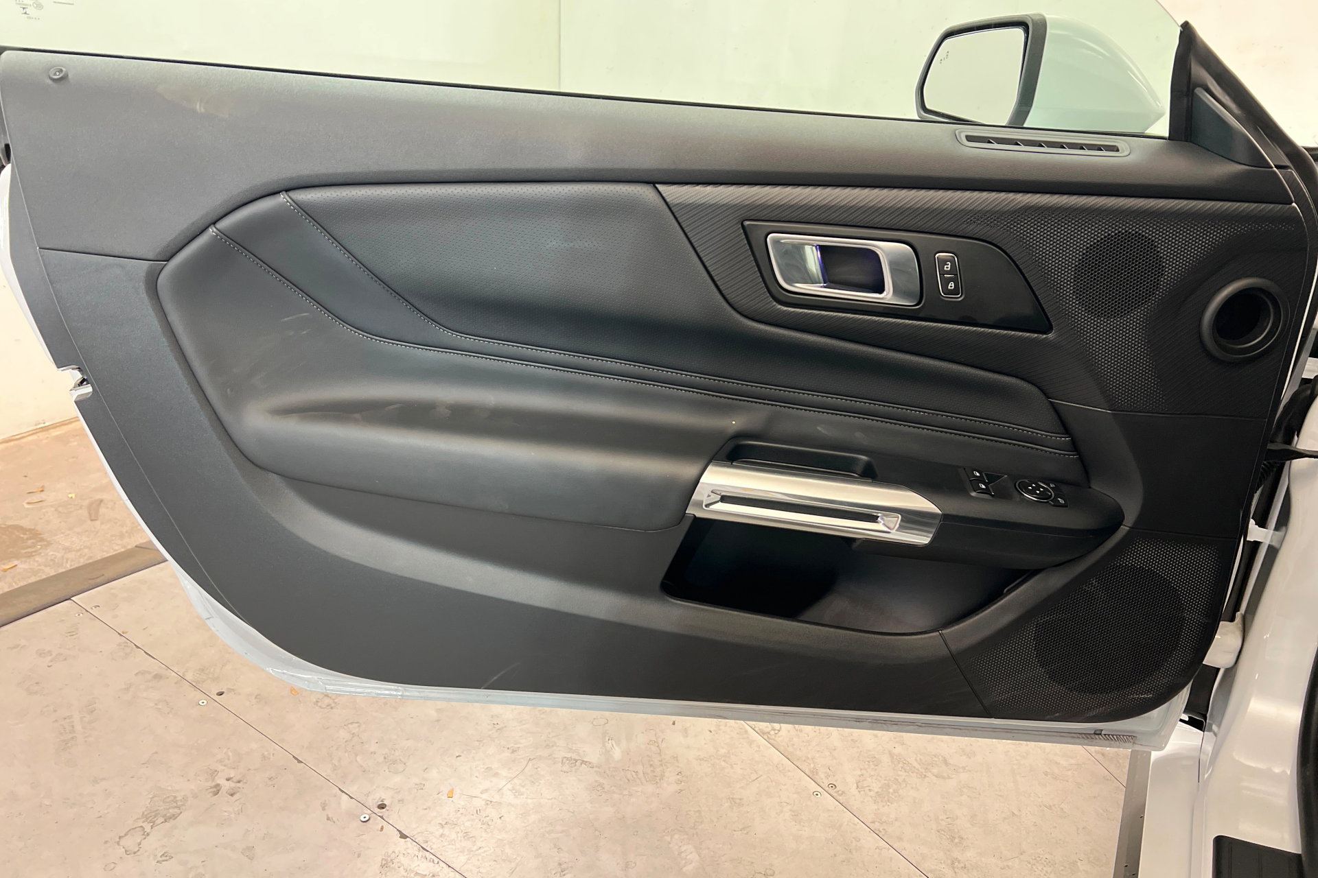 Used 2025 Ford Mustang Premium image 15