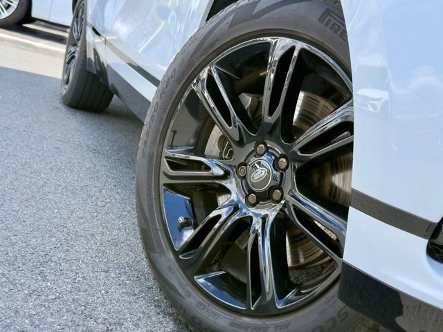 Used 2023 Land Rover Range Rover Velar R-Dynamic S image 4