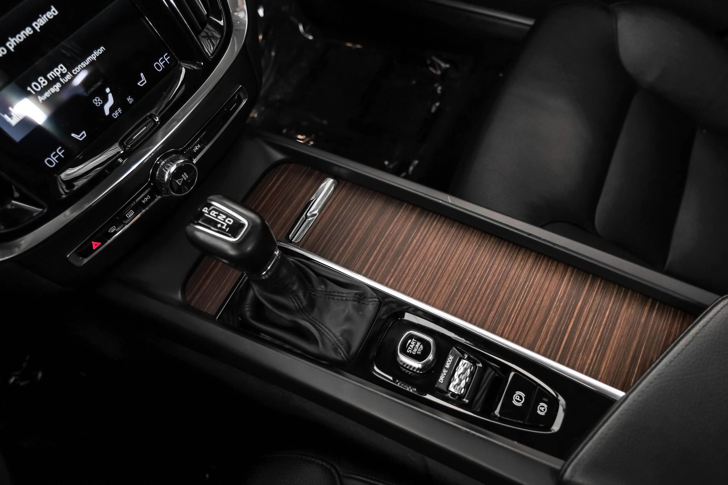 Used 2021 Volvo V60 T5 Momentum w/ Climate Package image 24