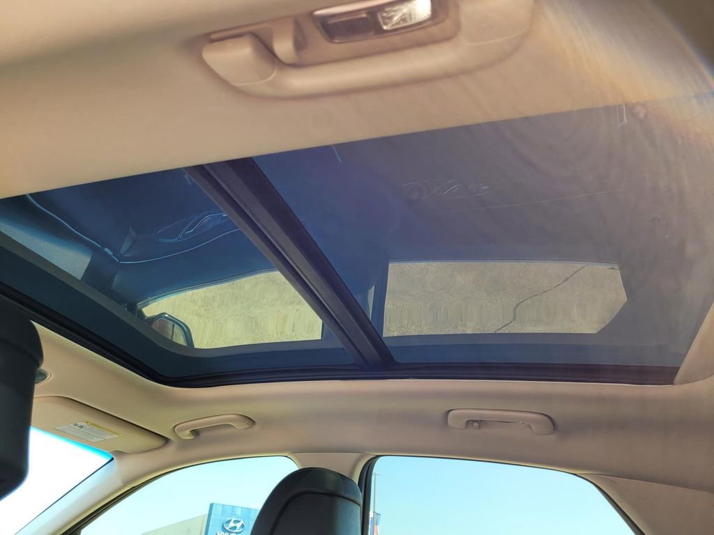 Used 2022 Genesis GV70 2.5T w/ Select Package image 12