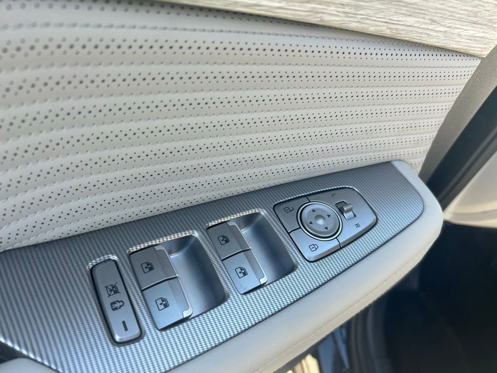 Used 2023 Hyundai Palisade Calligraphy image 48