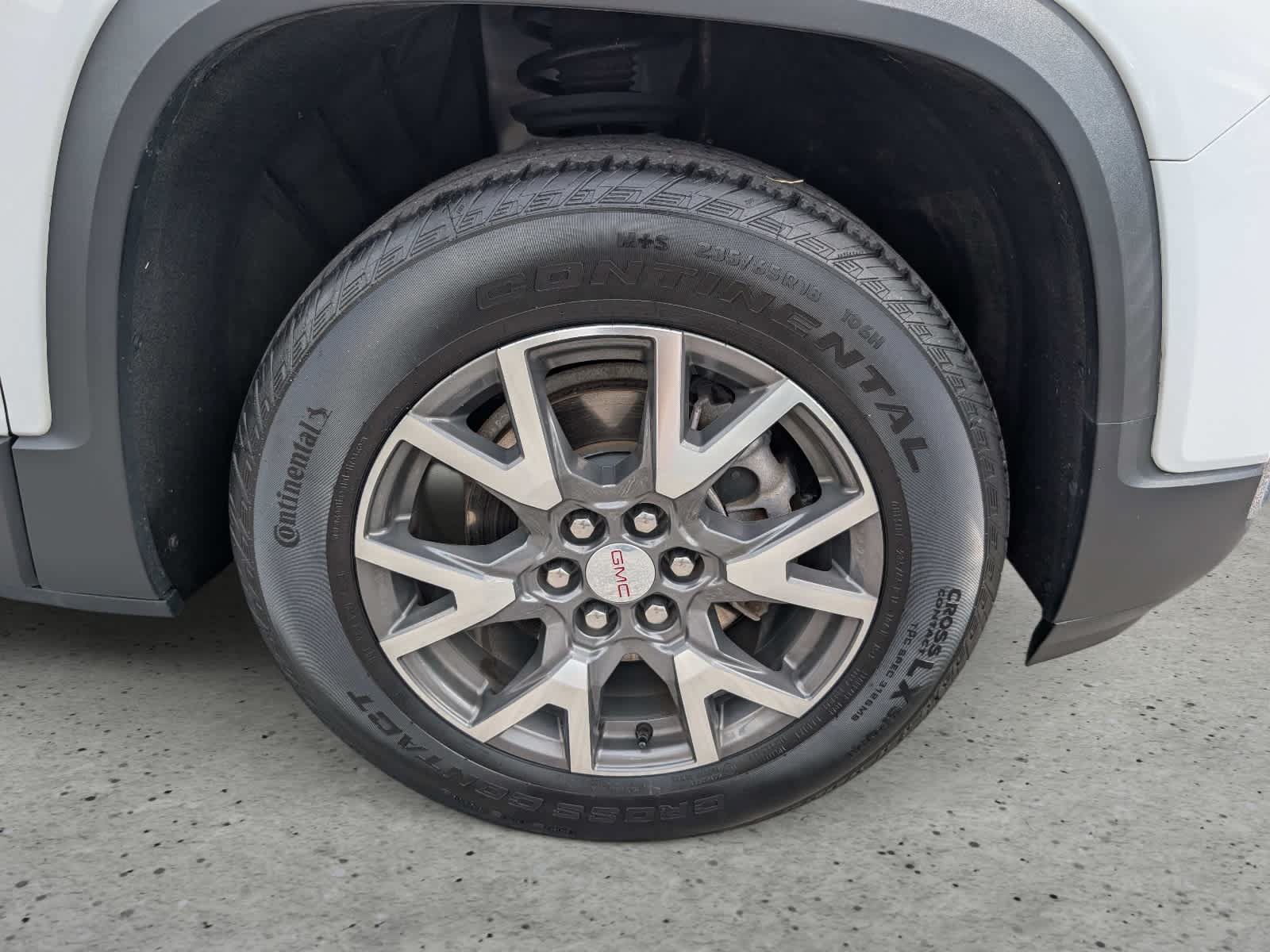 Certified 2023 GMC Acadia SLE w/ Driver Convenience Package AWD/4WD image 9