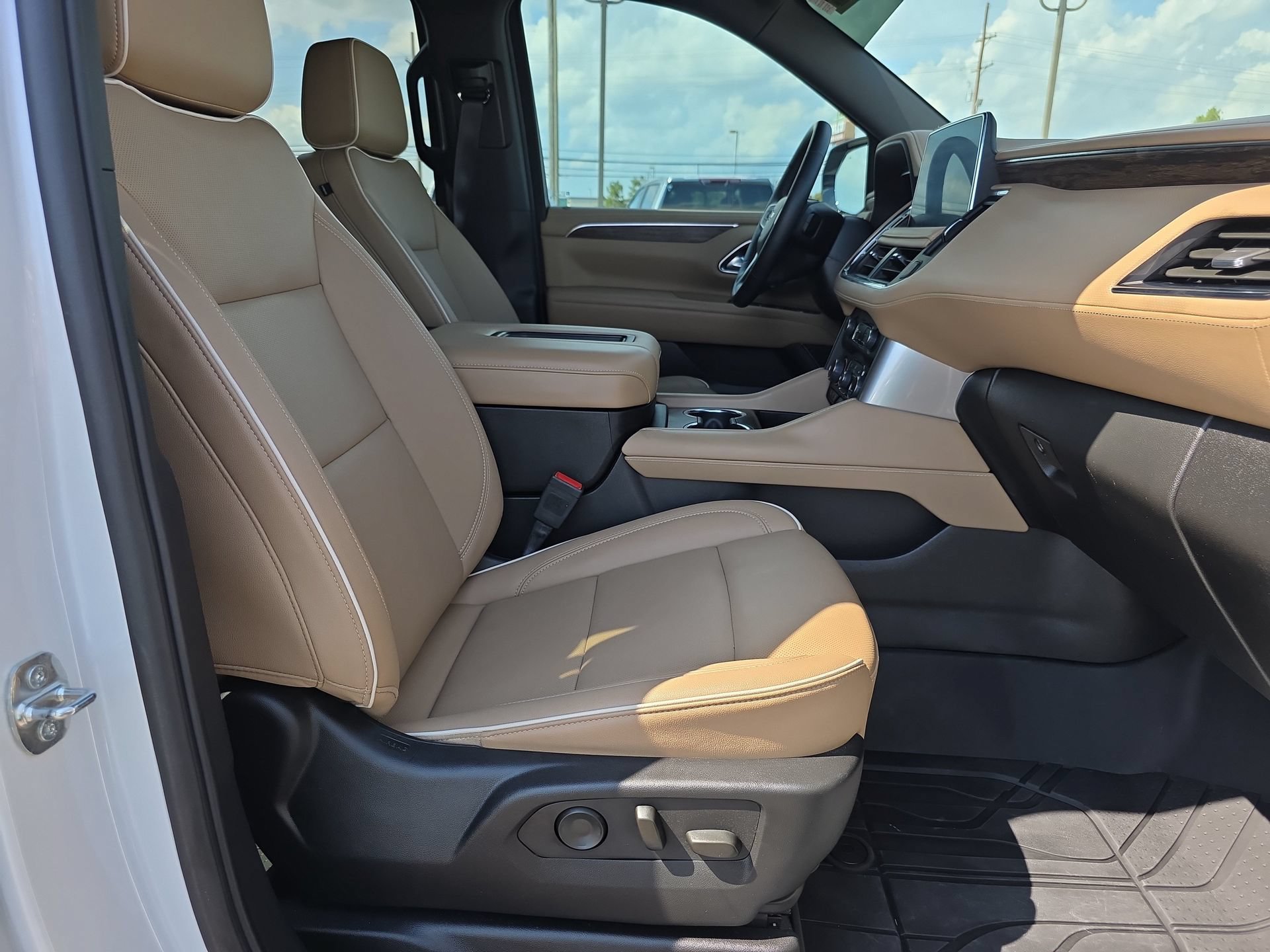 Used 2024 Chevrolet Tahoe Premier RWD image 16