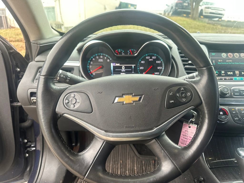 Used 2016 Chevrolet Impala LT w/ Convenience Package image 12