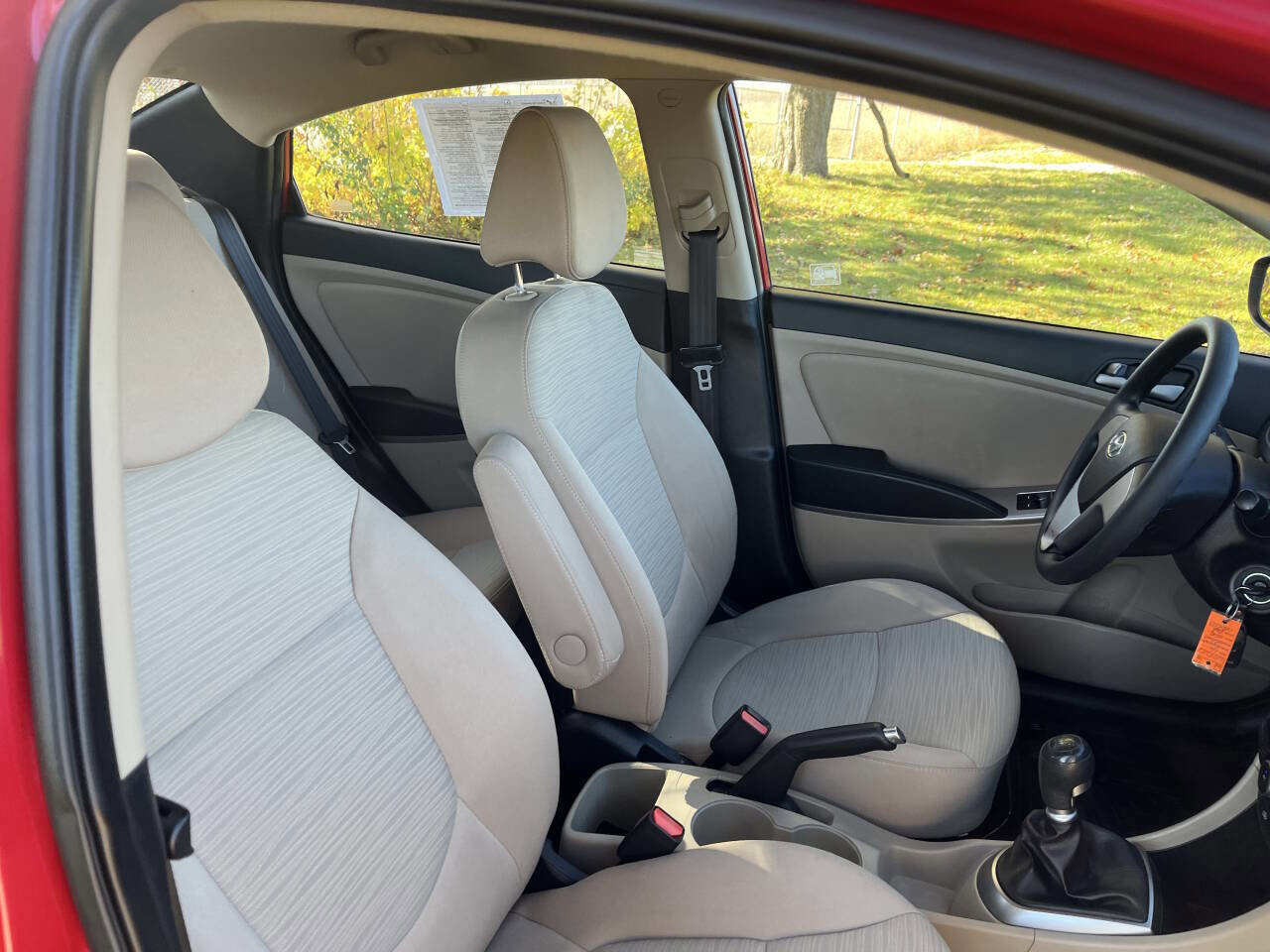 Used 2016 Hyundai Accent SE image 28