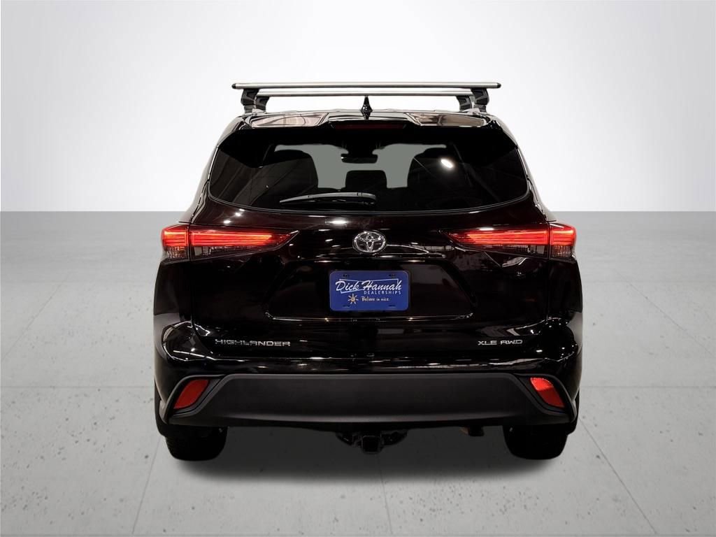 Used 2020 Toyota Highlander XLE image 11