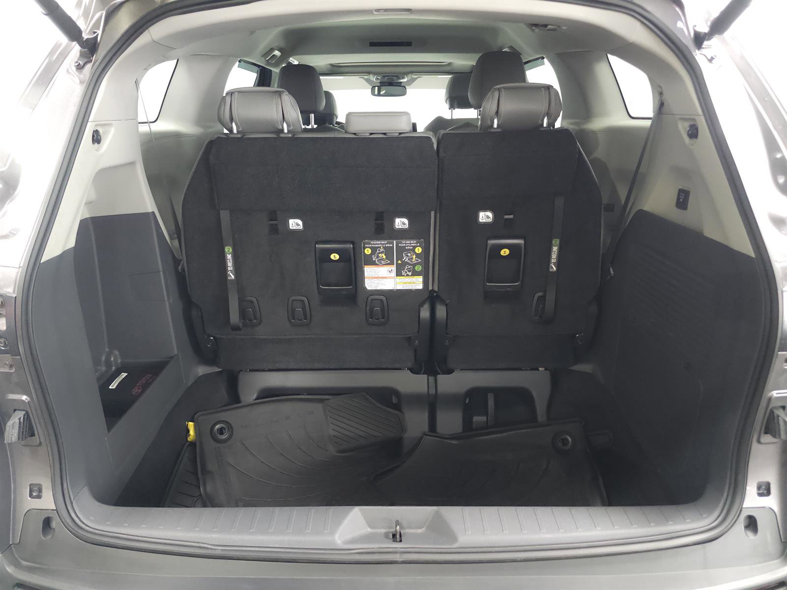 Certified 2024 Toyota Sienna XLE image 12