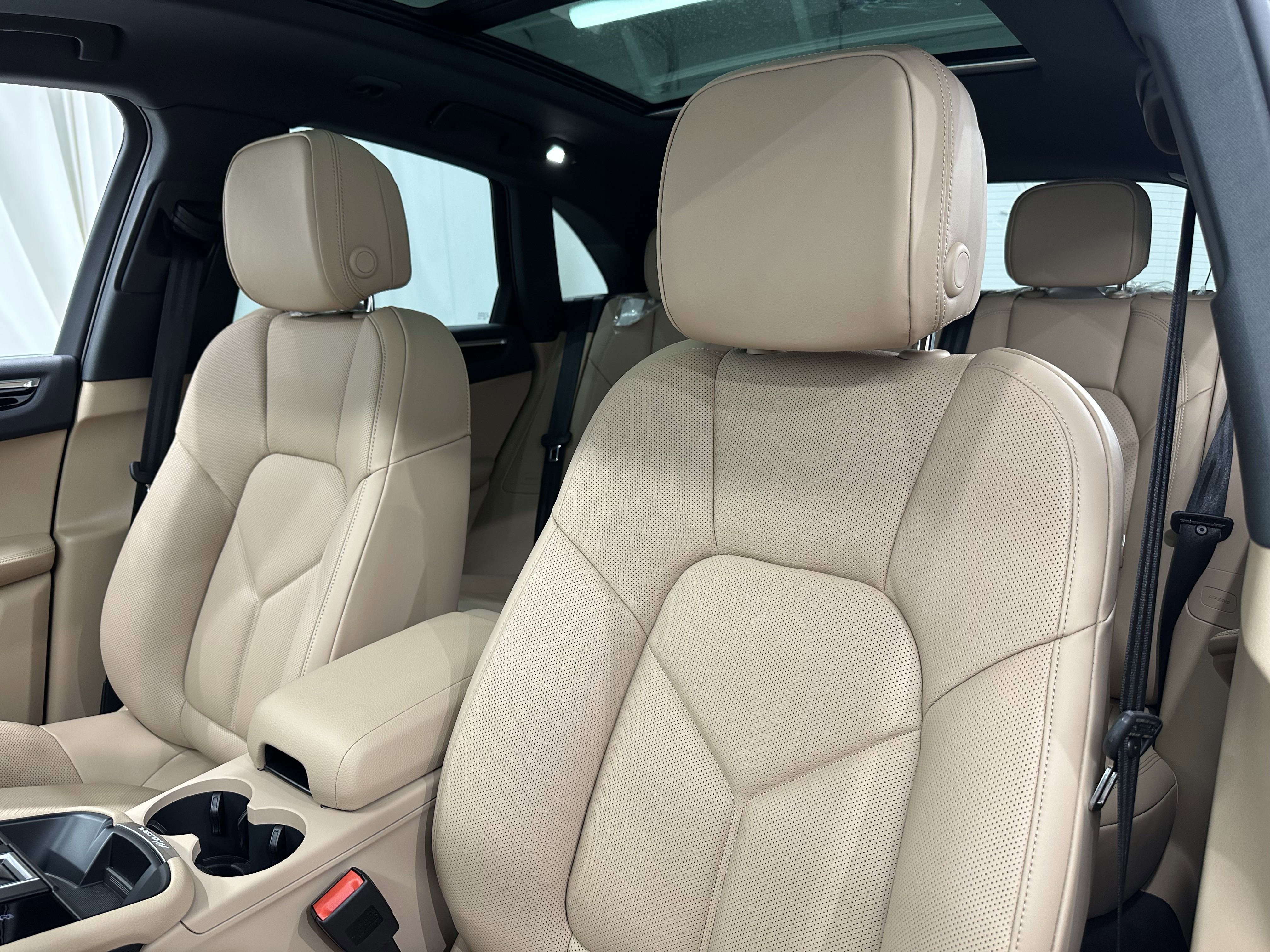 New 2025 Porsche Macan image 32