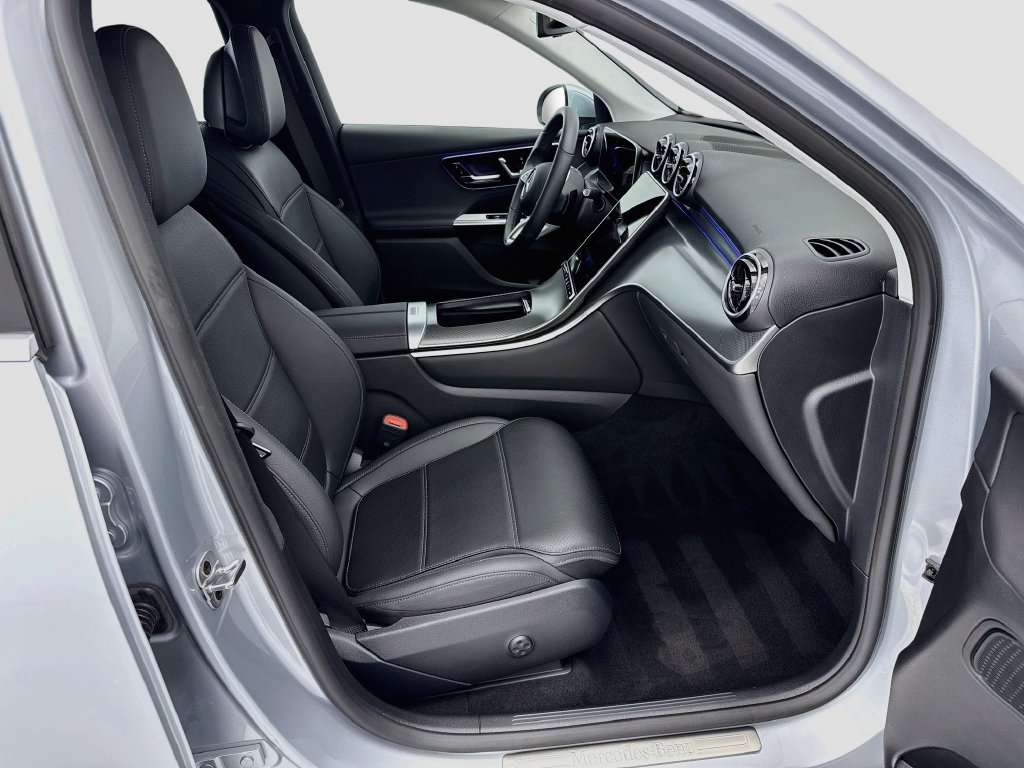Certified 2026 Mercedes-Benz GLC 300 image 18