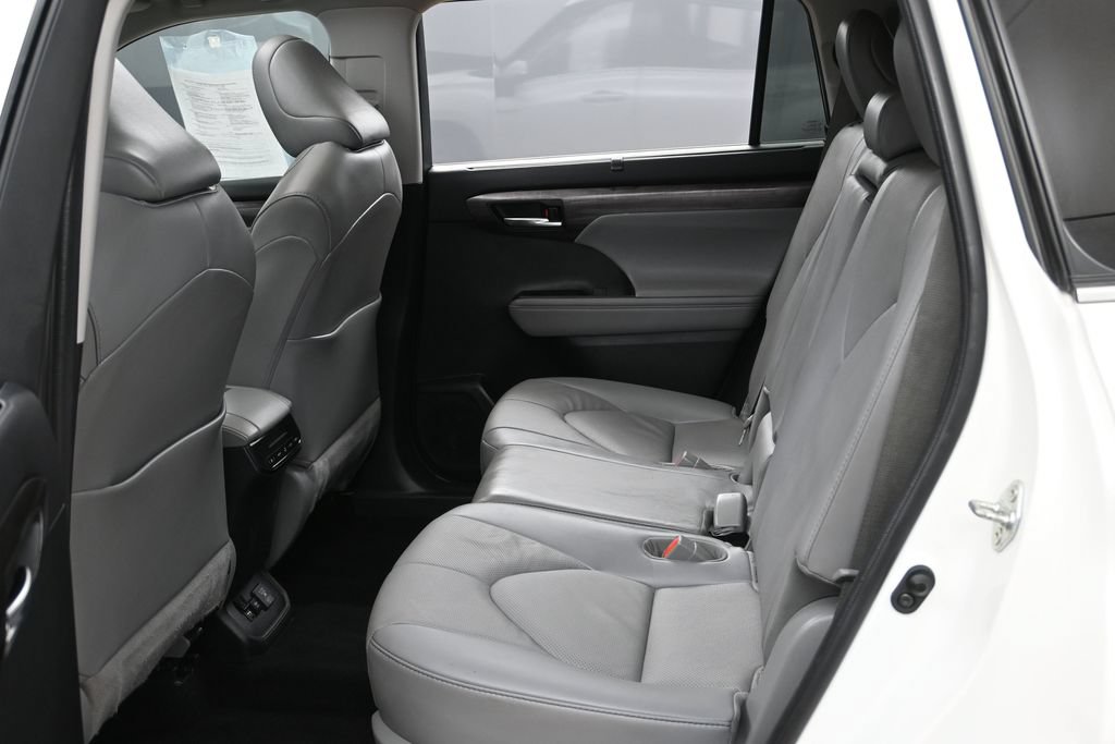Used 2021 Toyota Highlander Limited AWD/4WD image 24