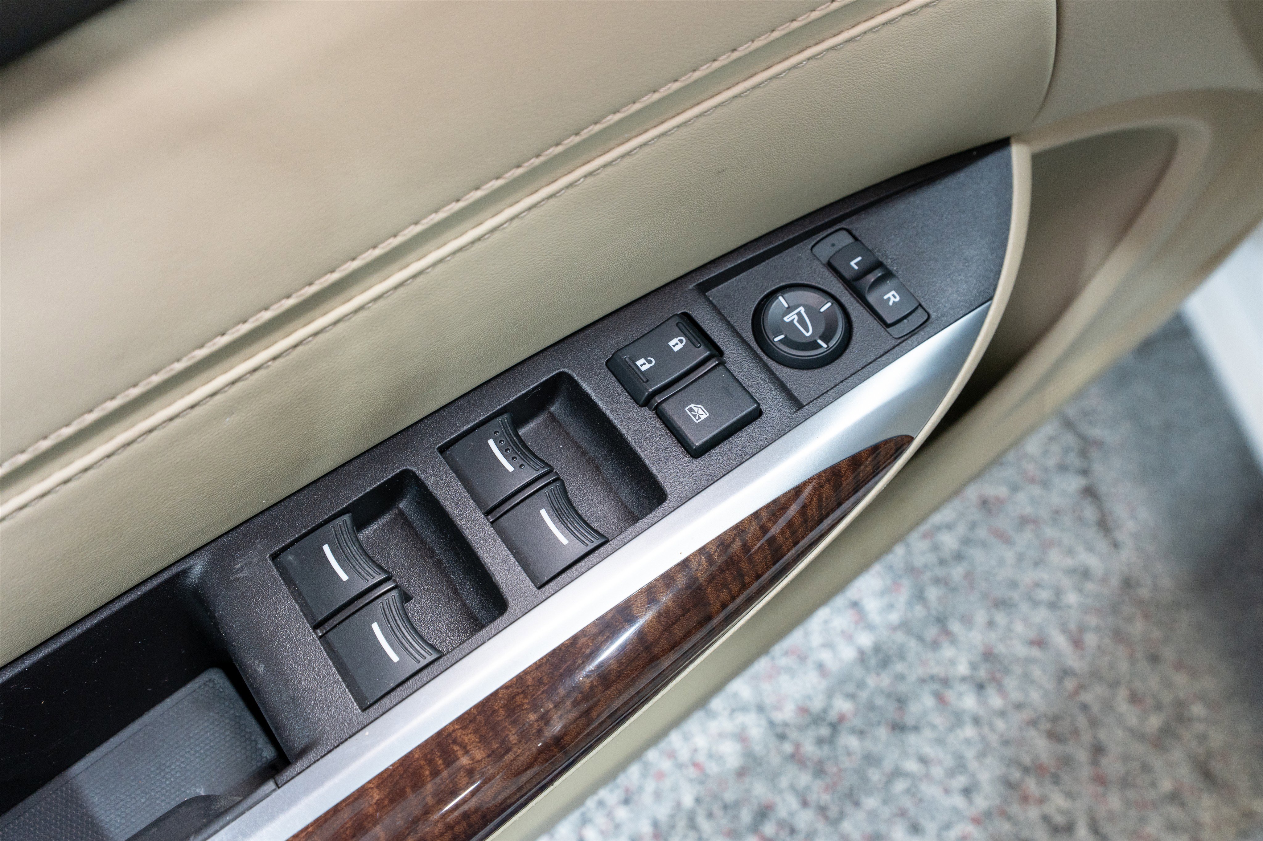 Used 2018 Acura TLX w/ Technology Package image 15