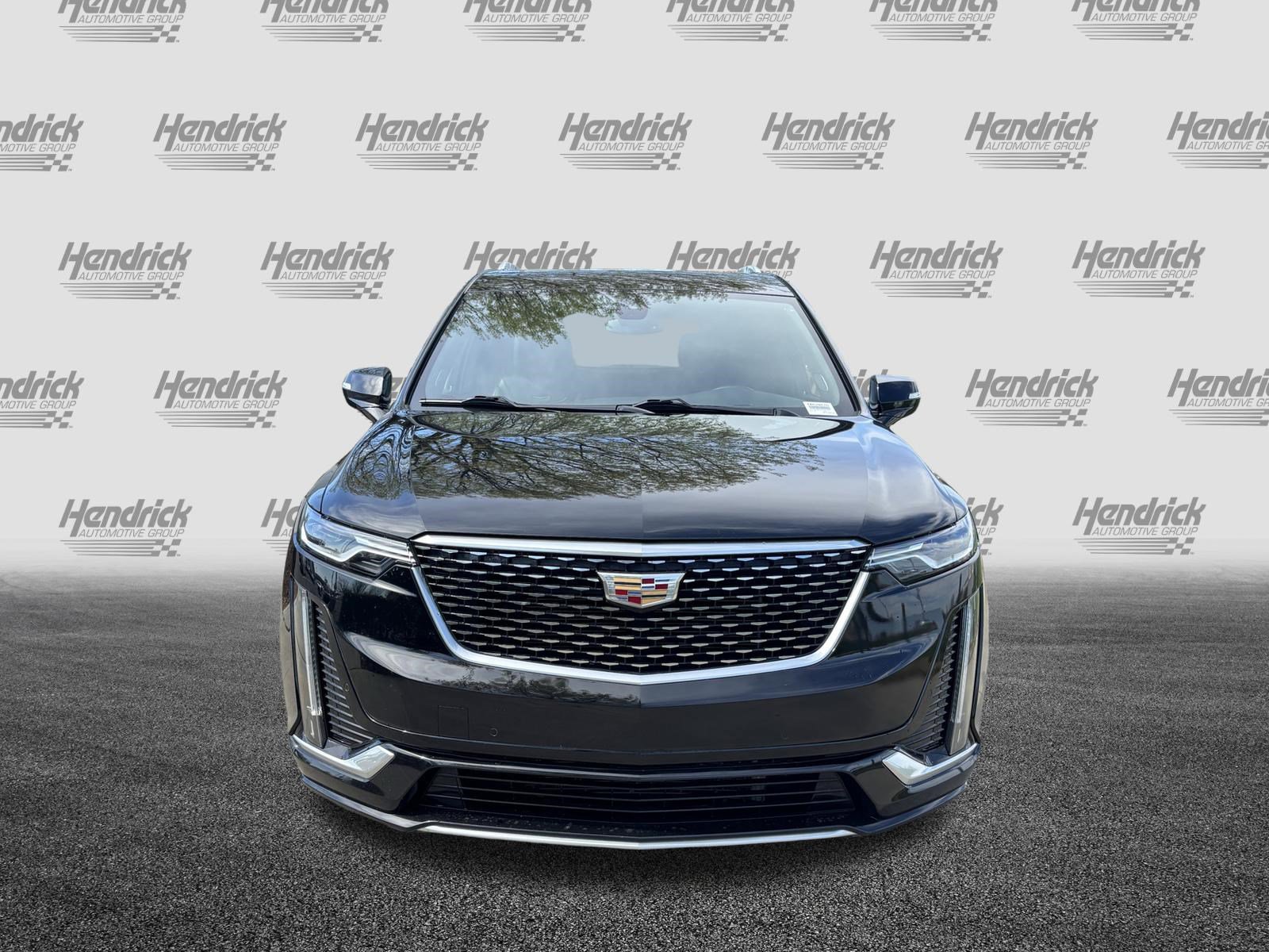 Used 2022 Cadillac XT6 Premium Luxury image 3