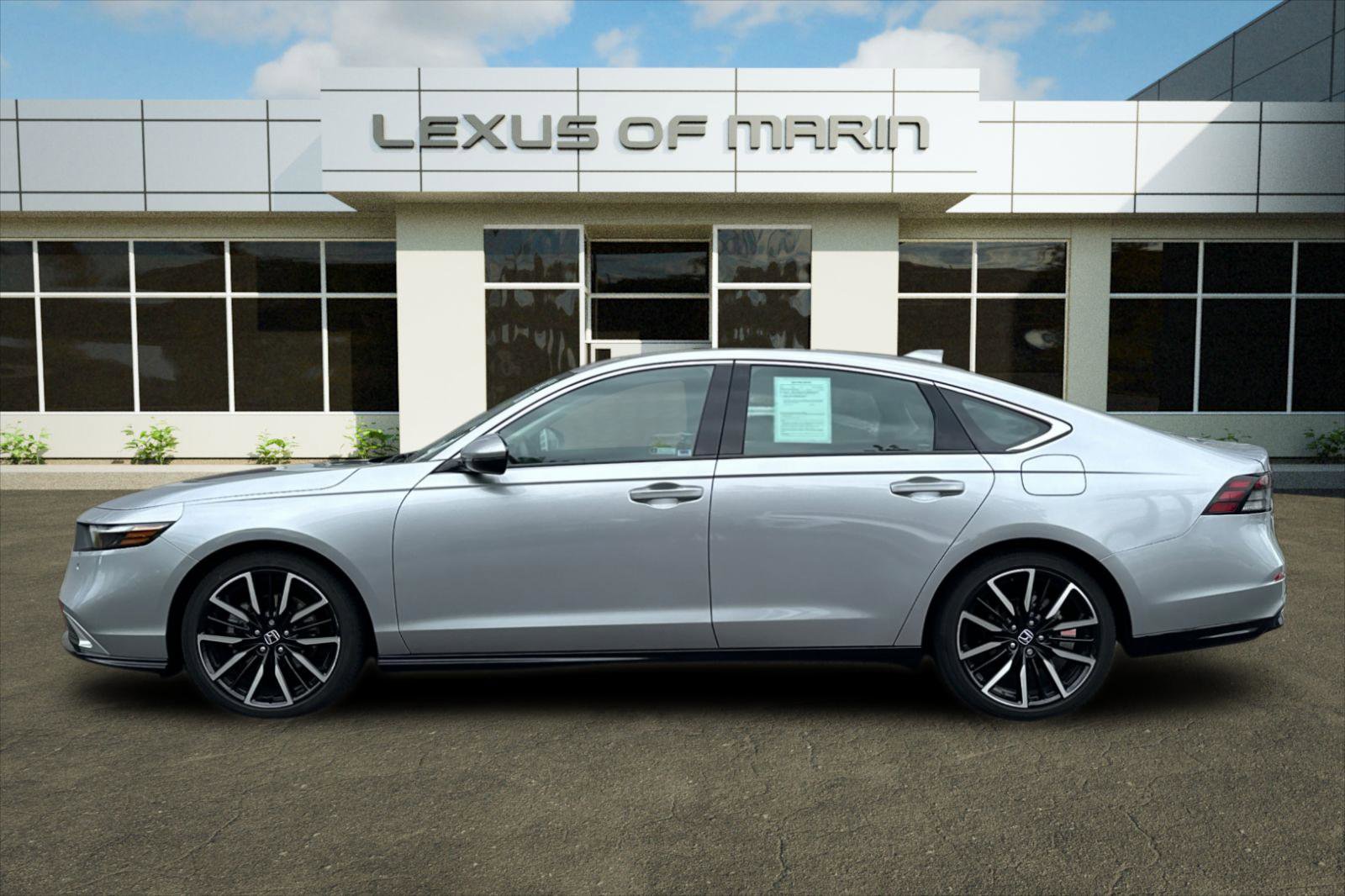 Used 2023 Honda Accord Touring image 2