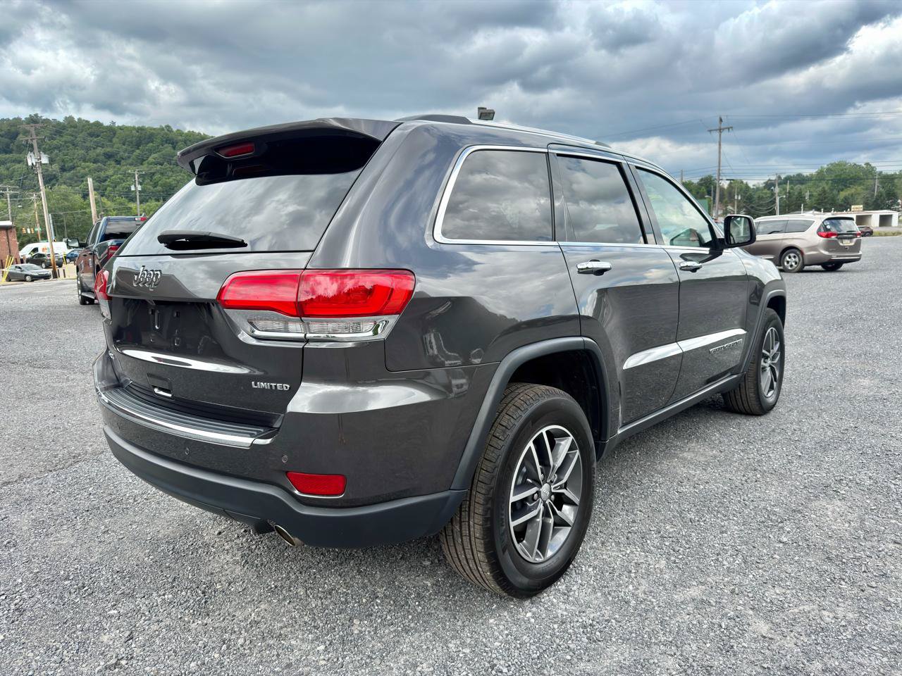 Used 2017 Jeep Grand Cherokee Limited w/ Luxury Group II AWD/4WD image 7