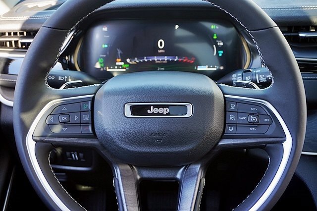 New 2023 Jeep Grand Cherokee Limited 4xe image 25